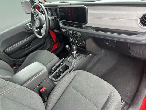 Used 2024 Jeep Wrangler Sahara image 22