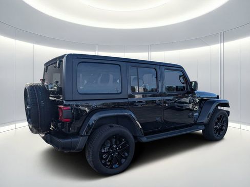 Used 2023 Jeep Wrangler Unlimited Sahara image 3