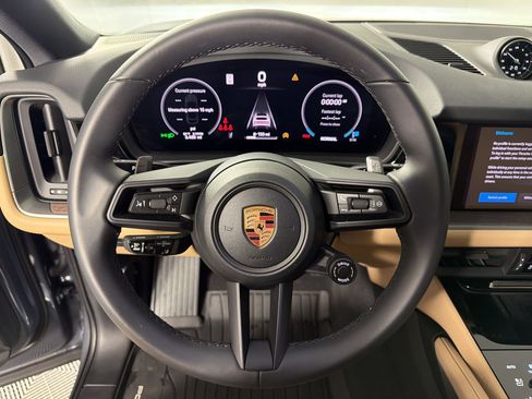 Certified 2026 Porsche Cayenne Coupe AWD/4WD image 18