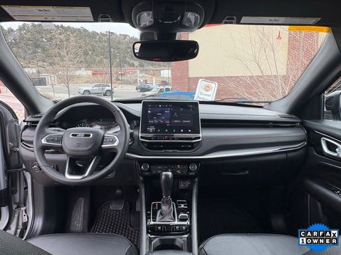 Used 2025 Jeep Compass Trailhawk image 6