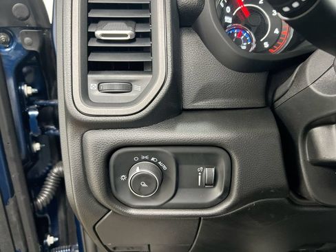 Used 2024 RAM 2500 Tradesman w/ Chrome Appearance Group AWD/4WD image 15