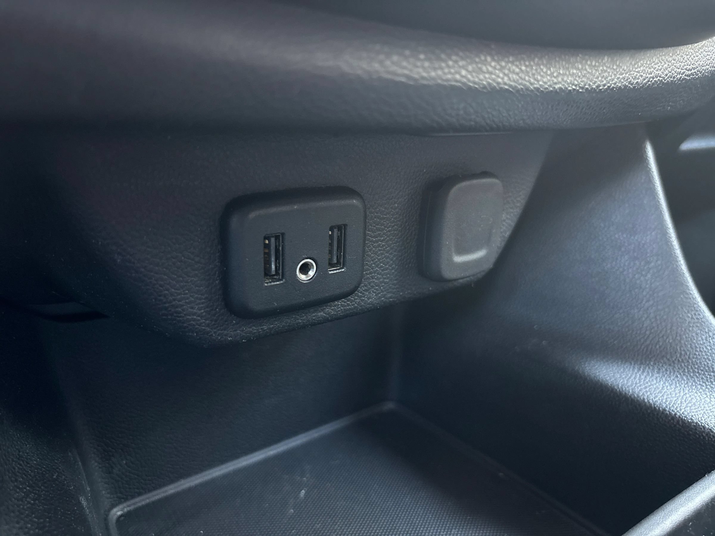 Used 2020 Chevrolet Traverse LS FWD image 41