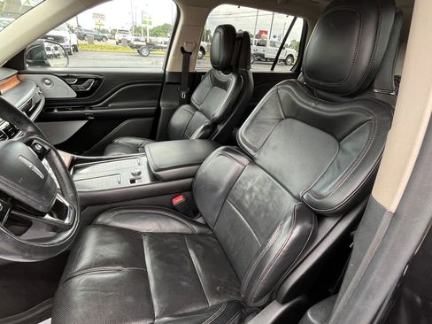 Used 2020 Lincoln Aviator Reserve w/ Equipment Group 202A image 17