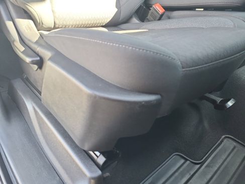 Used 2024 Chevrolet Silverado 1500 LT w/ Z71 Off-Road Package image 30