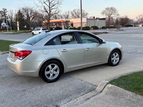 Used 2015 Chevrolet Cruze LT w/ Sun And Sound Package image 16