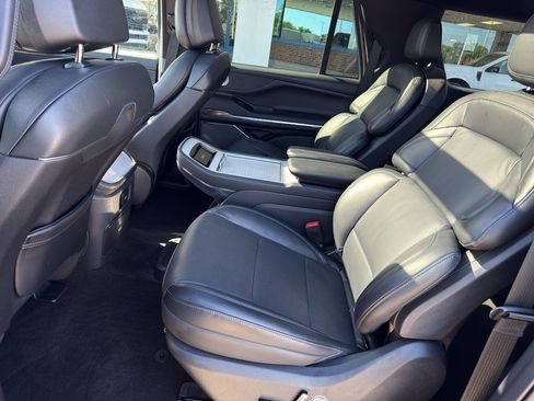 Used 2025 Lincoln Navigator L Reserve w/ Jet Appearance Package AWD/4WD image 11