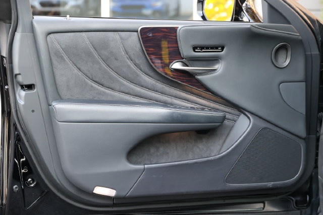 Used 2021 Lexus LS 500 AWD w/ Interior Upgrade Package image 4