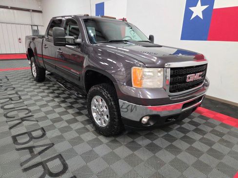 Used 2011 GMC Sierra 2500 SLT w/ SLT Convenience Package image 16