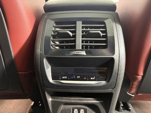 Used 2025 BMW X4 xDrive30i image 15