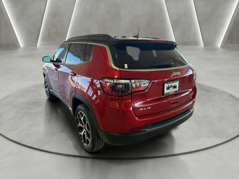Used 2025 Jeep Compass Limited AWD/4WD image 4