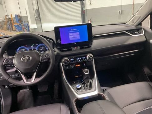 Used 2025 Toyota RAV4 Limited w/ Advanced Technology Package AWD/4WD image 20