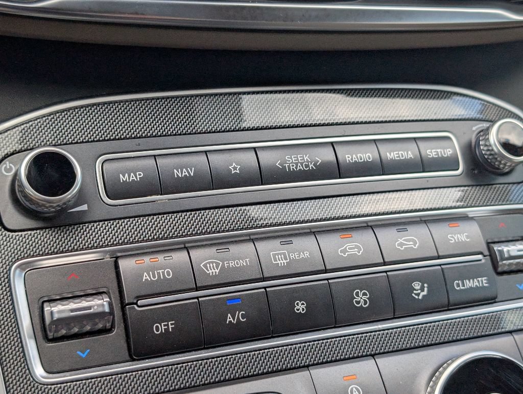 Used 2022 Hyundai Santa Fe Limited FWD image 19