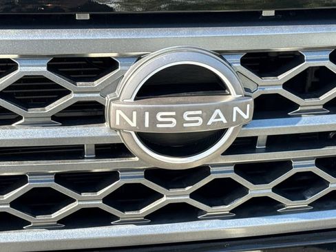 Used 2023 Nissan Frontier SV w/ Technology Package image 8