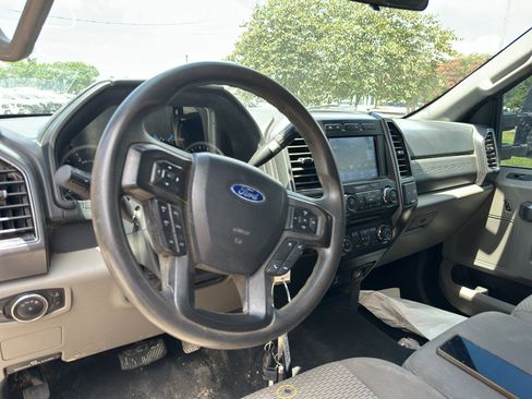 Used 2022 Ford F250 XLT w/ FX4 Off-Road Package AWD/4WD image 18