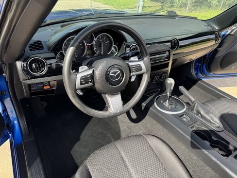 Used 2006 MAZDA MX-5 Miata Sport w/ Appearance Pkg RWD image 28