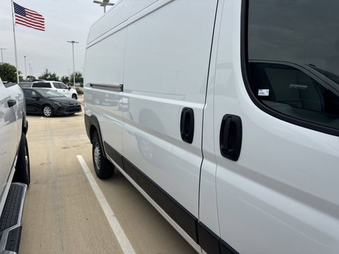 Used 2025 RAM ProMaster 2500 w/ Convenience Group FWD image 21