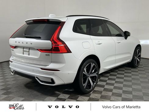 Used 2023 Volvo XC60 B5 Ultimate w/ Climate Package image 9