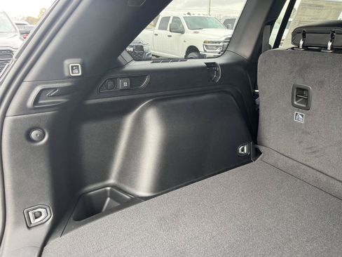 New 2026 Jeep Grand Cherokee Altitude AWD/4WD image 34