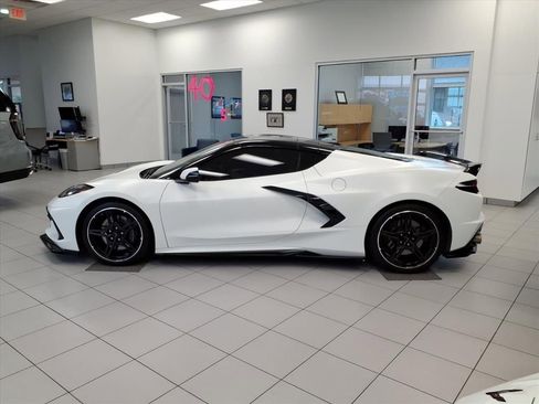 Used 2020 Chevrolet Corvette Stingray Premium Cpe w/ 3LT Preferred Equipment Group image 4