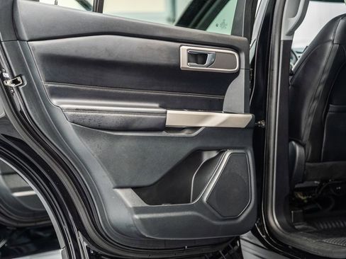 Used 2021 Ford Explorer XLT w/ Equipment Group 202A image 37