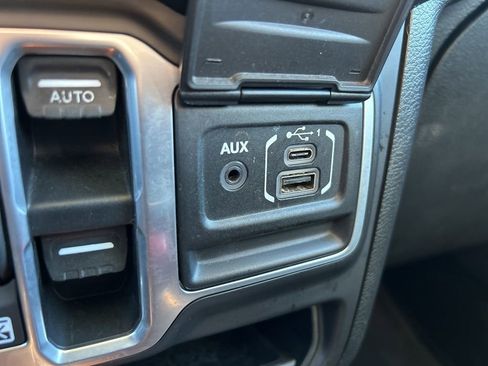 Used 2018 Jeep Wrangler Unlimited Sport S image 33