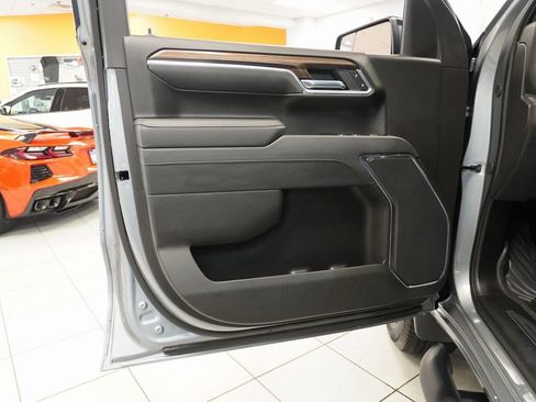 Used 2025 Chevrolet Silverado 1500 LT Trail Boss w/ Protection Package image 5