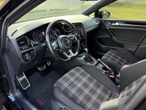 Used 2015 Volkswagen GTI S FWD image 13
