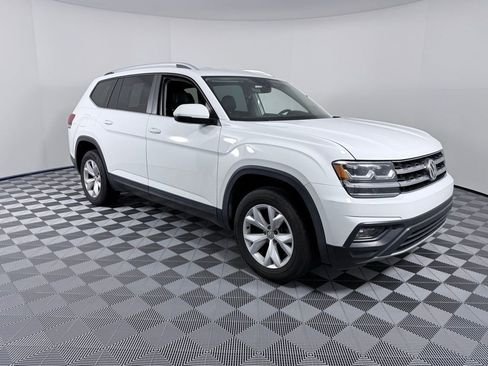 Used 2019 Volkswagen Atlas SE w/ Towing Package image 2