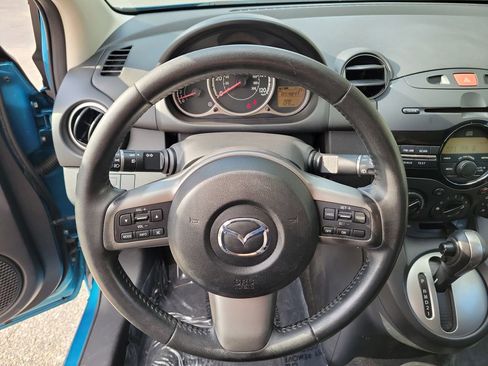 Used 2011 MAZDA MAZDA2 Touring FWD image 25