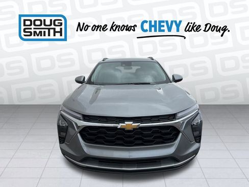 New 2026 Chevrolet Trax LT image 2