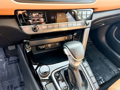 Certified 2024 Kia Seltos EX image 22