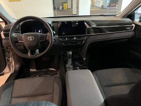 Used 2025 Toyota Camry LE FWD image 33