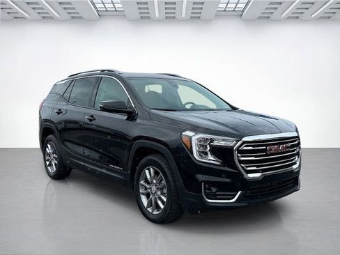 Used 2024 GMC Terrain SLT image 2