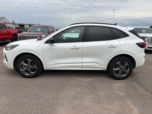 Certified 2023 Ford Escape ST-Line w/ Tech Pack #1 AWD/4WD image 8