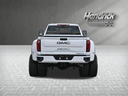 Used 2026 GMC Sierra 3500 Denali Ultimate AWD/4WD image 9