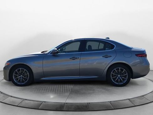 Used 2018 Alfa Romeo Giulia AWD image 2