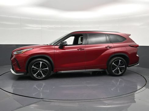 Used 2021 Toyota Highlander XSE FWD image 7