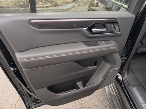 New 2026 GMC Yukon XL Elevation w/ Elevation Premium Package image 11