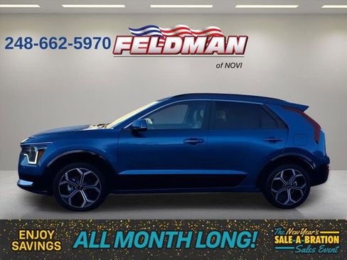 Used 2024 Kia Niro EX Touring image 3