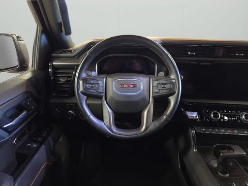 Used 2025 GMC Sierra 1500 AT4 w/ AT4 Premium Package AWD/4WD image 17