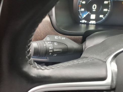 Used 2018 Volvo V90 T6 Cross Country w/ Convenience Package AWD/4WD image 19