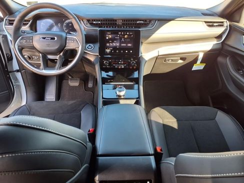 New 2025 Jeep Grand Cherokee L Altitude image 21