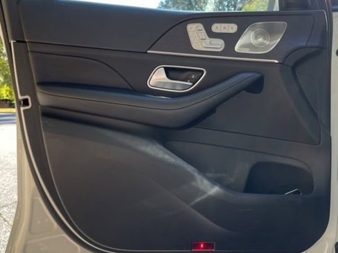 Used 2022 Mercedes-Benz GLS 450 4MATIC image 15