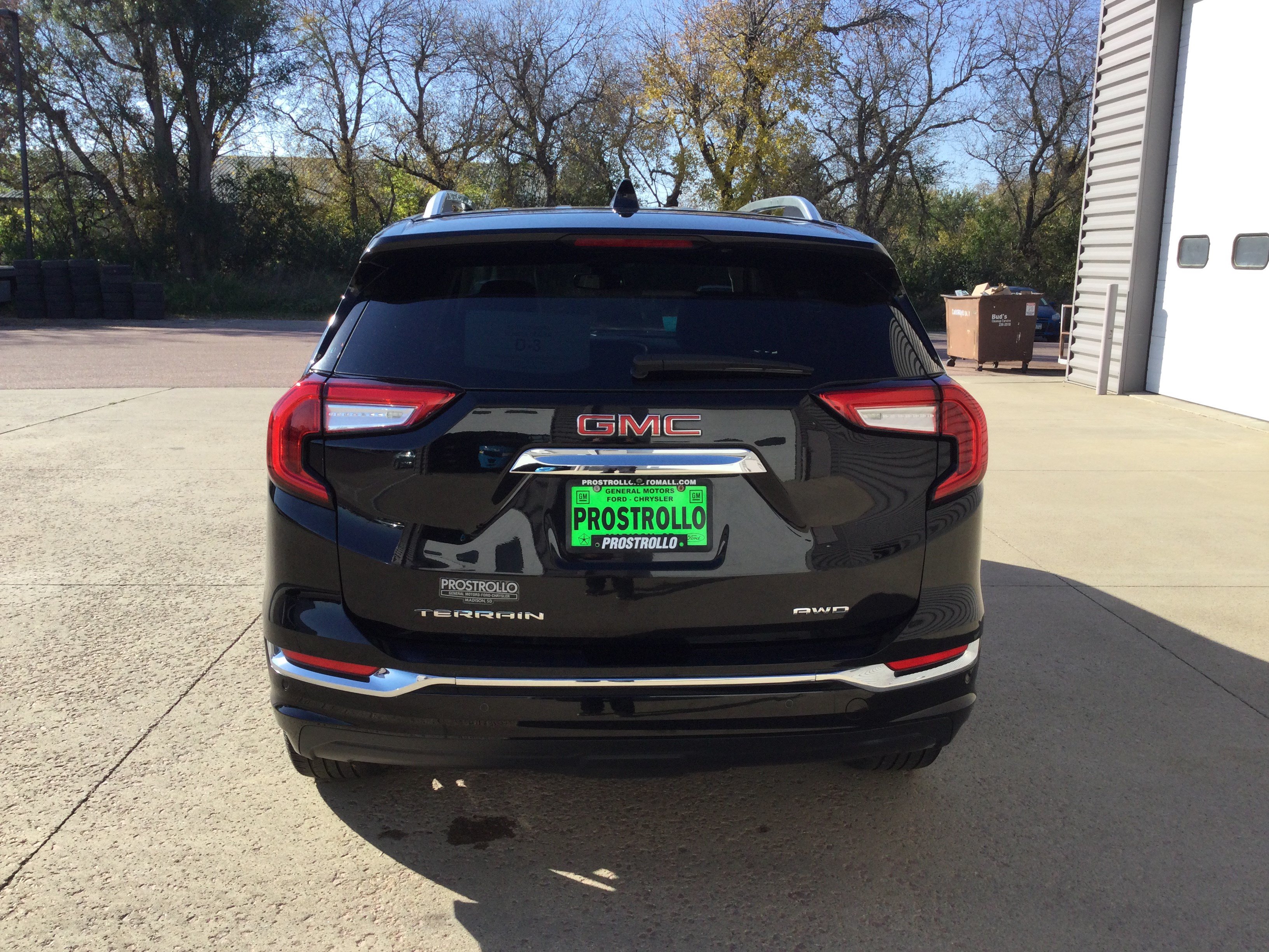Used 2024 GMC Terrain Denali w/ Denali Premium Package AWD/4WD image 5