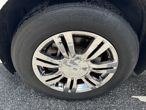 Used 2013 Cadillac SRX Luxury image 30
