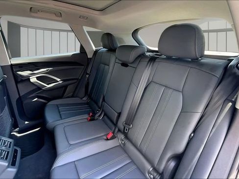 Used 2025 Audi Q5 Premium w/ Convenience Package AWD/4WD image 22