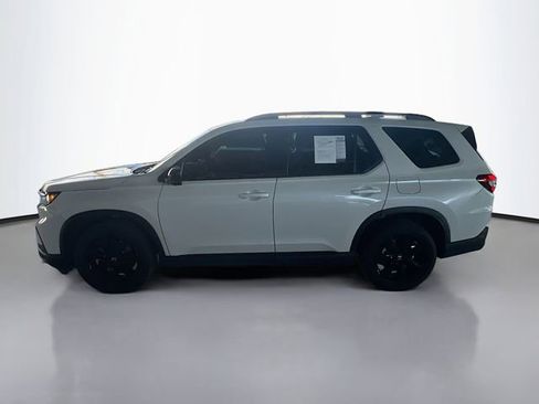 Used 2025 Honda Pilot Black Edition image 4