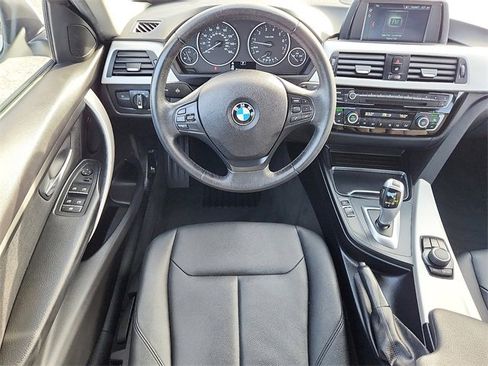 Used 2018 BMW 320i xDrive 320i xDrive image 7