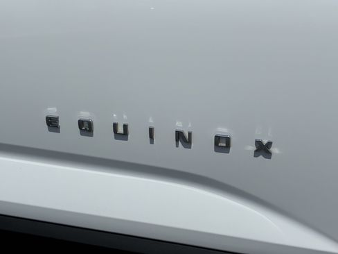 Used 2026 Chevrolet Equinox LT FWD image 7