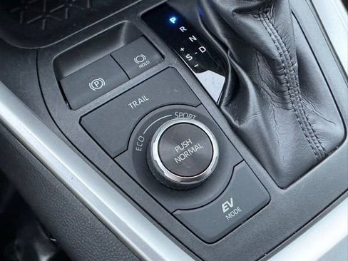 Certified 2019 Toyota RAV4 LE image 15